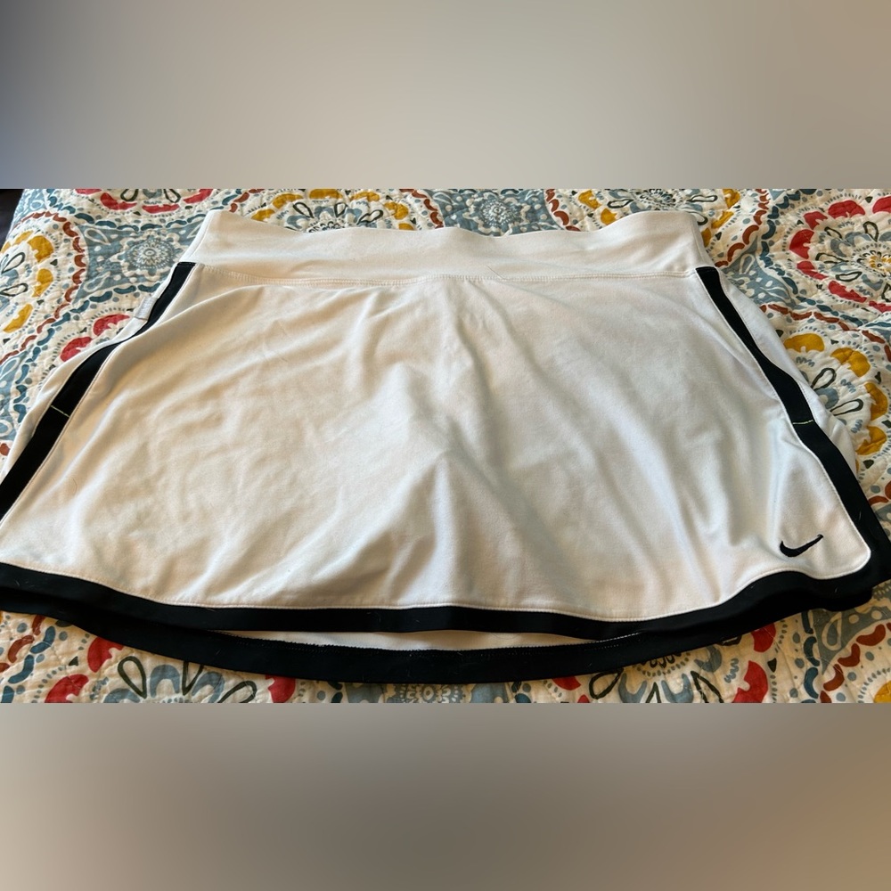Nike cotton skirt white/black trim size large
